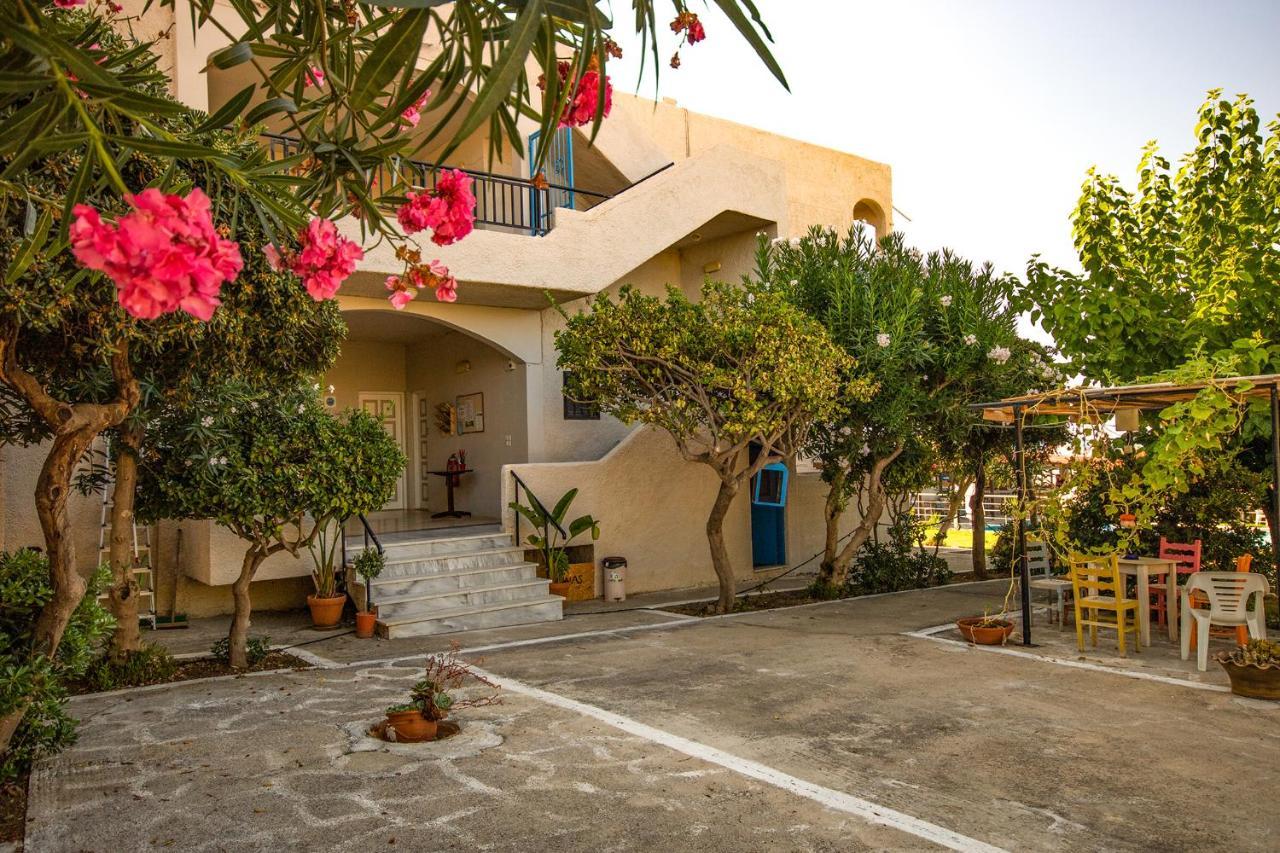 Andy'S Gardens Daire Gerani  Dış mekan fotoğraf
